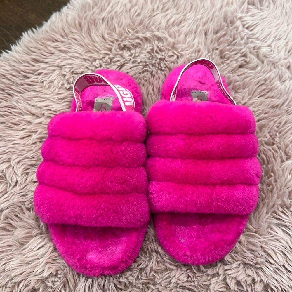 Hot pink kids fluffy Ugg’s